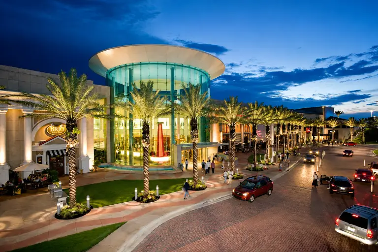 Twilight Luxury Mall Atrium Plaza